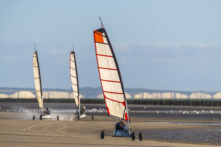 2022_07_03_Quend_plage_chars_a_voile_002.jpg